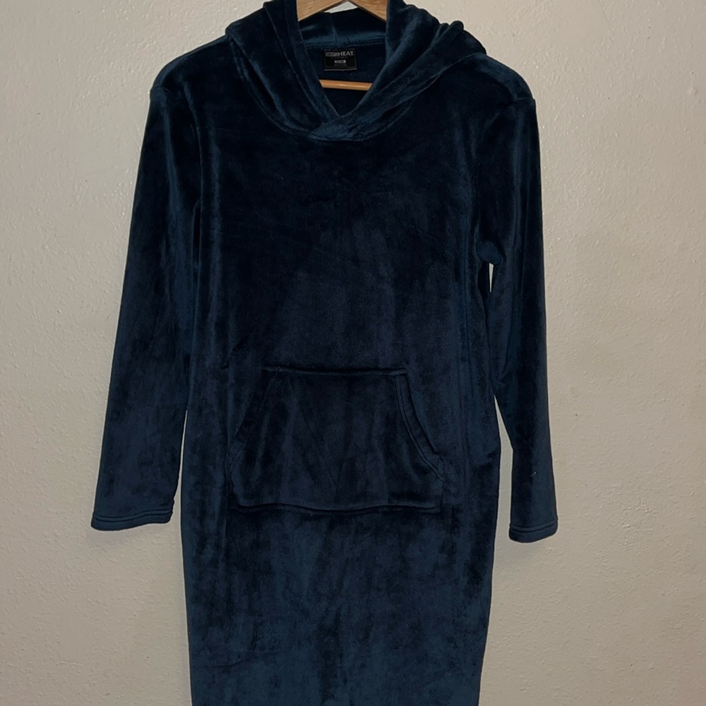 32* HEAT Sleepwear Plush Pullover With Hood